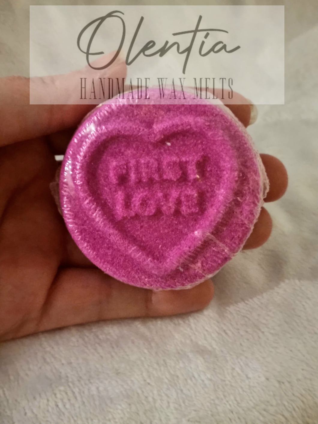 Love Puck Bath Bomb Pink